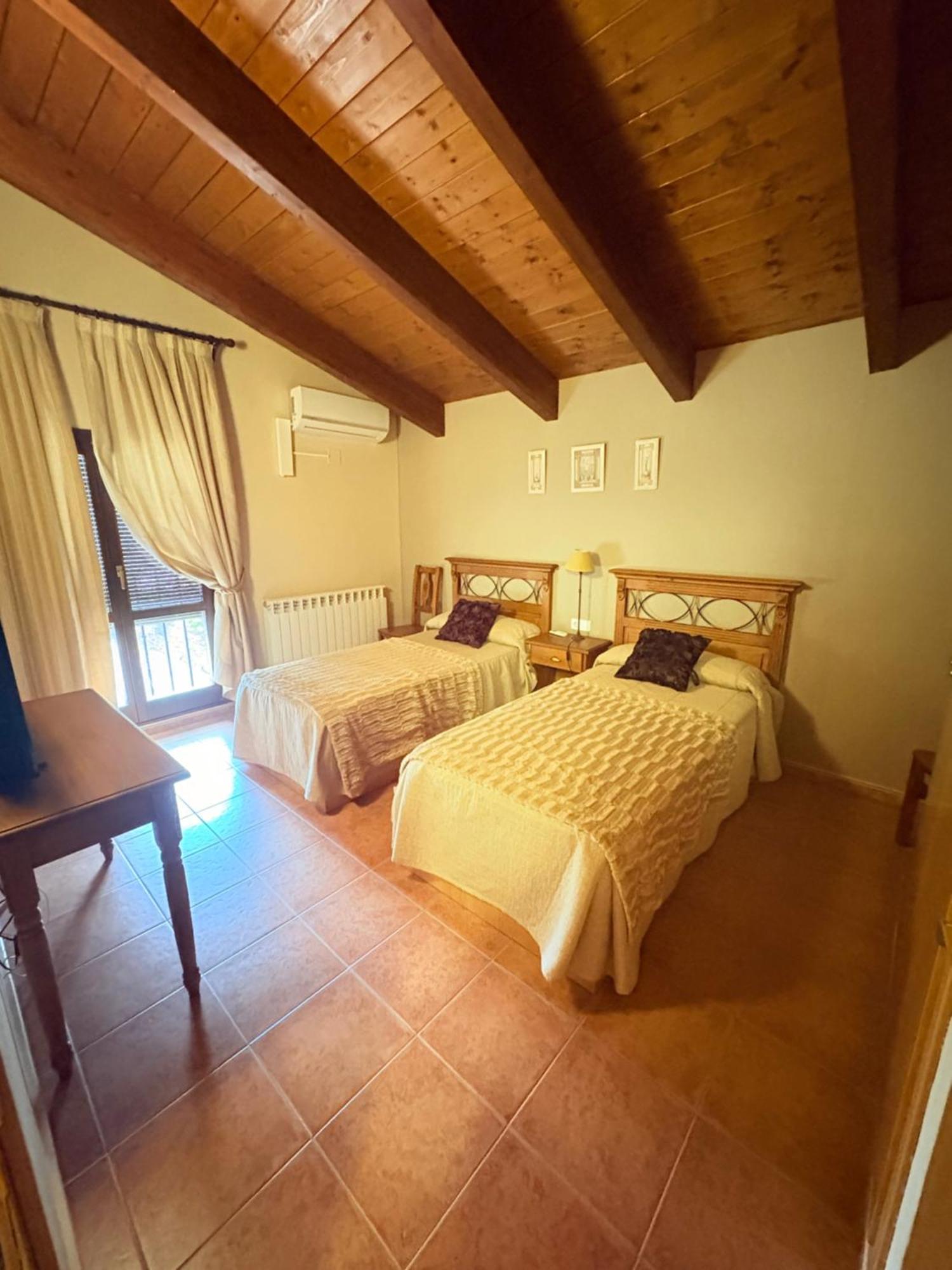 Hotel Guara Inluka Las Almunias Quarto foto