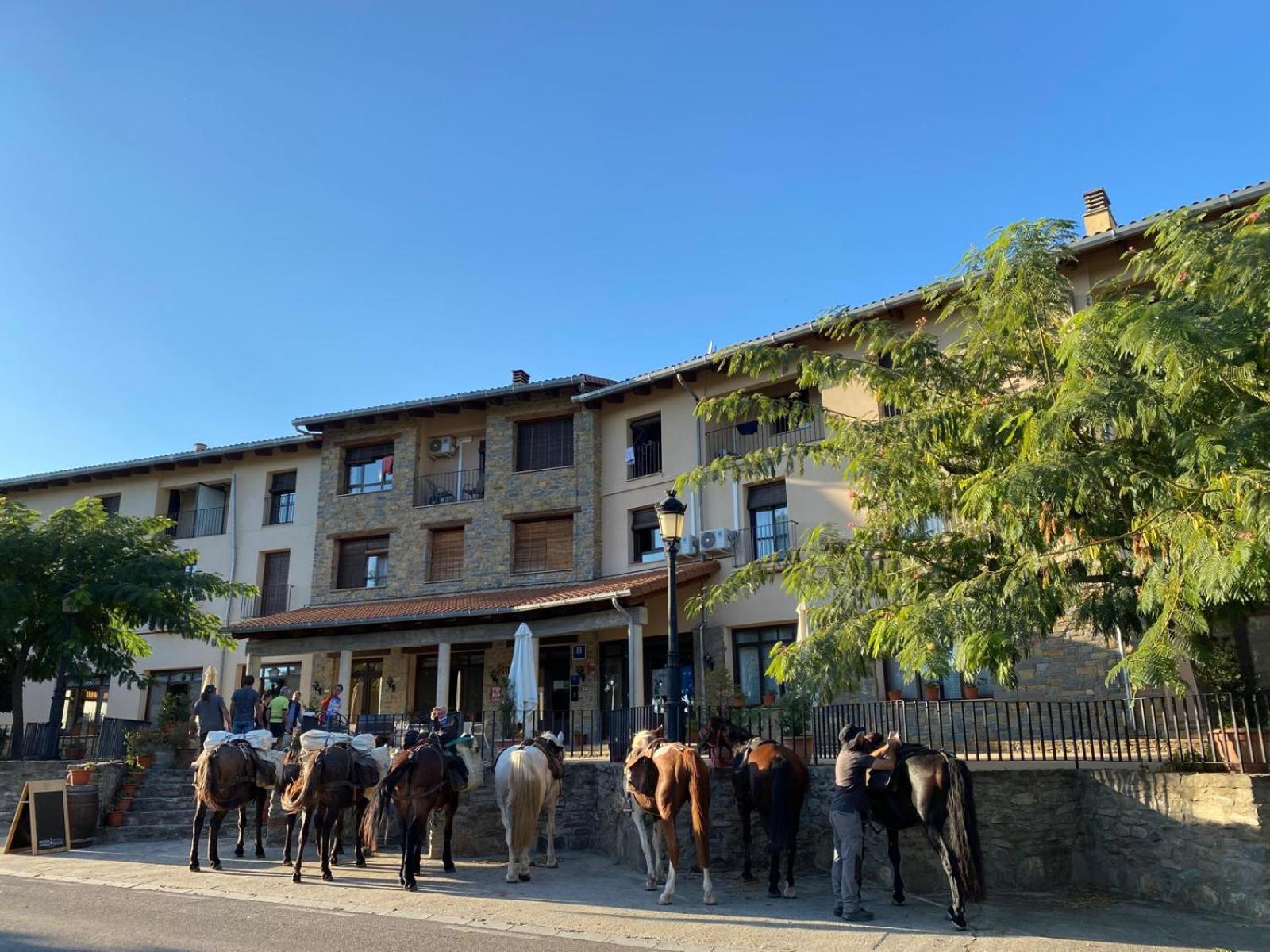 Hotel Guara Inluka Las Almunias Exterior foto
