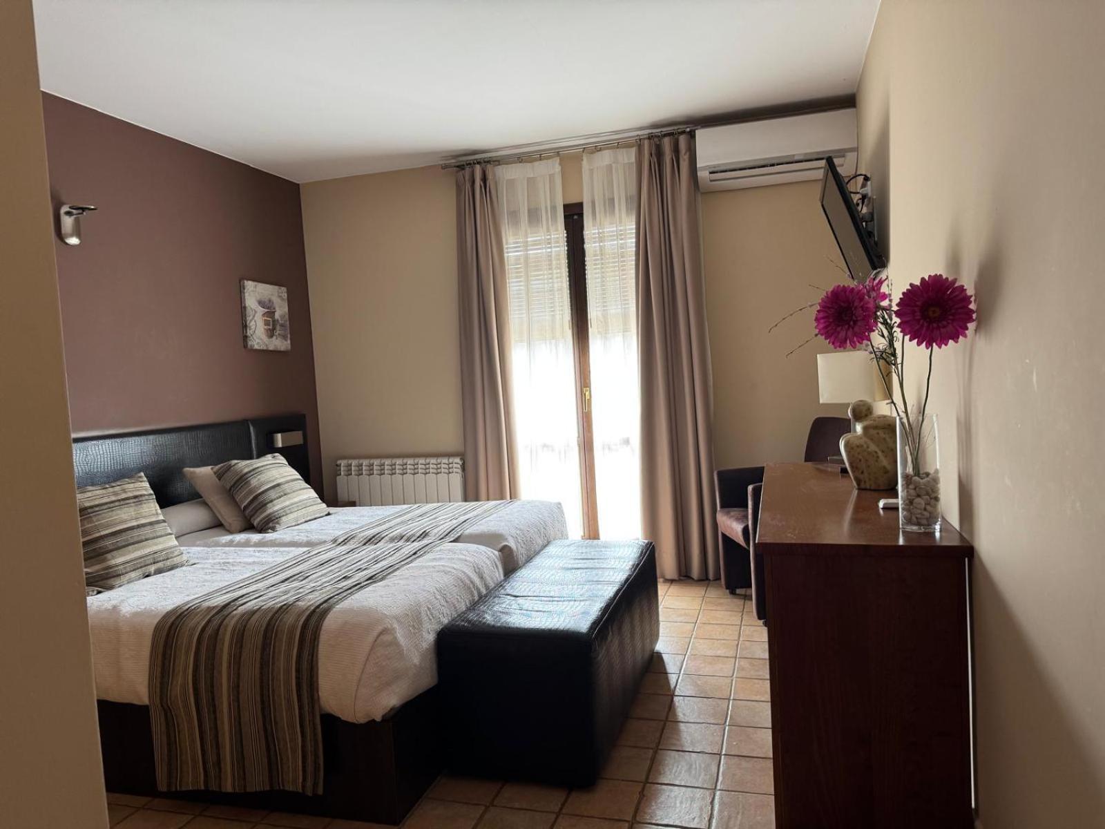 Hotel Guara Inluka Las Almunias Quarto foto